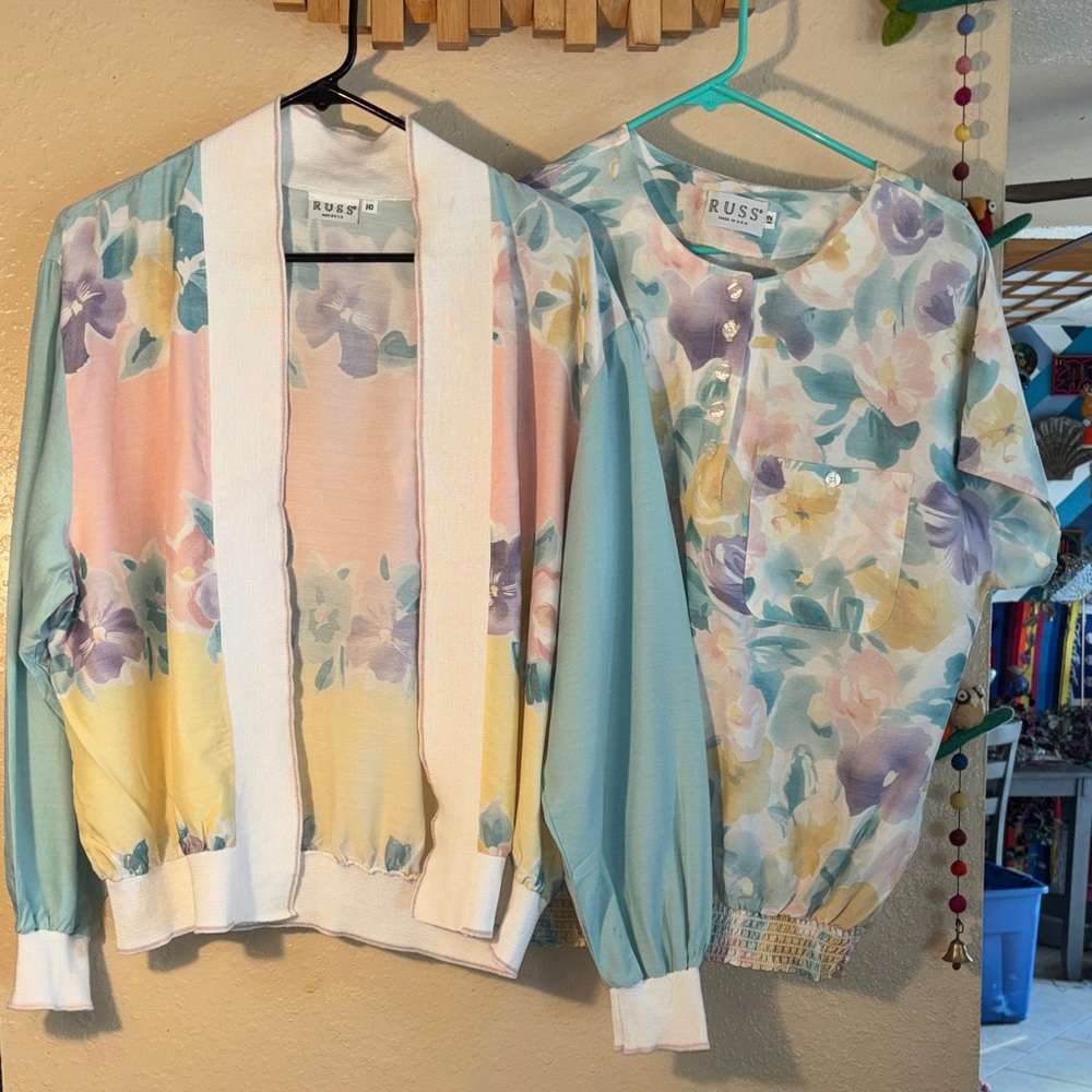 VINTAGE Russ 2 piece lightweight open jacket with matching floral short sleeve